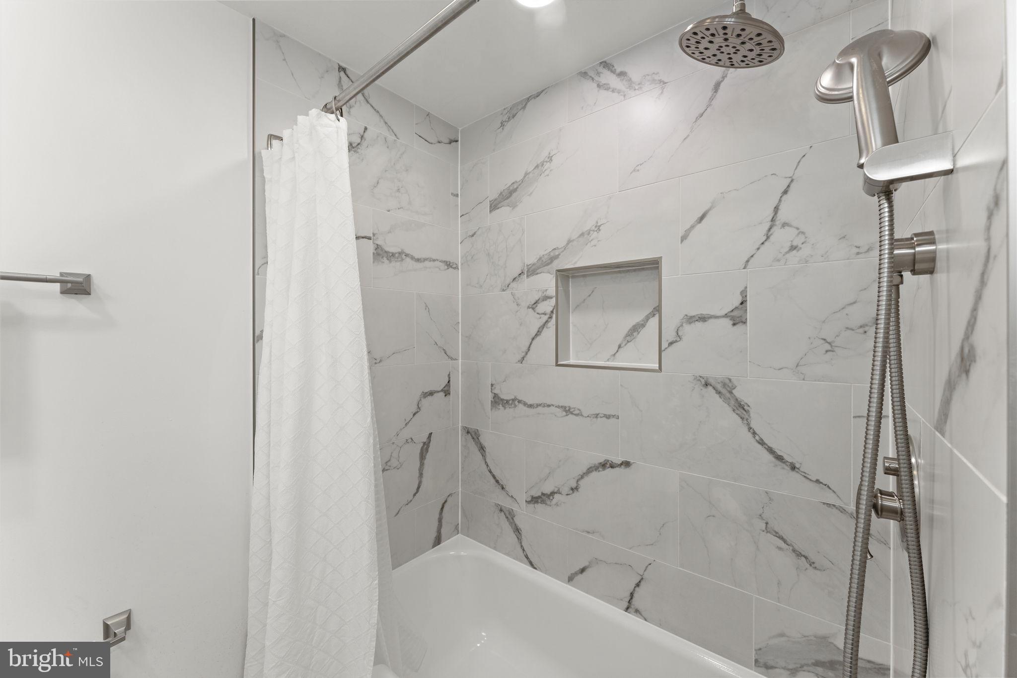 WHITNEY PARK - Residential