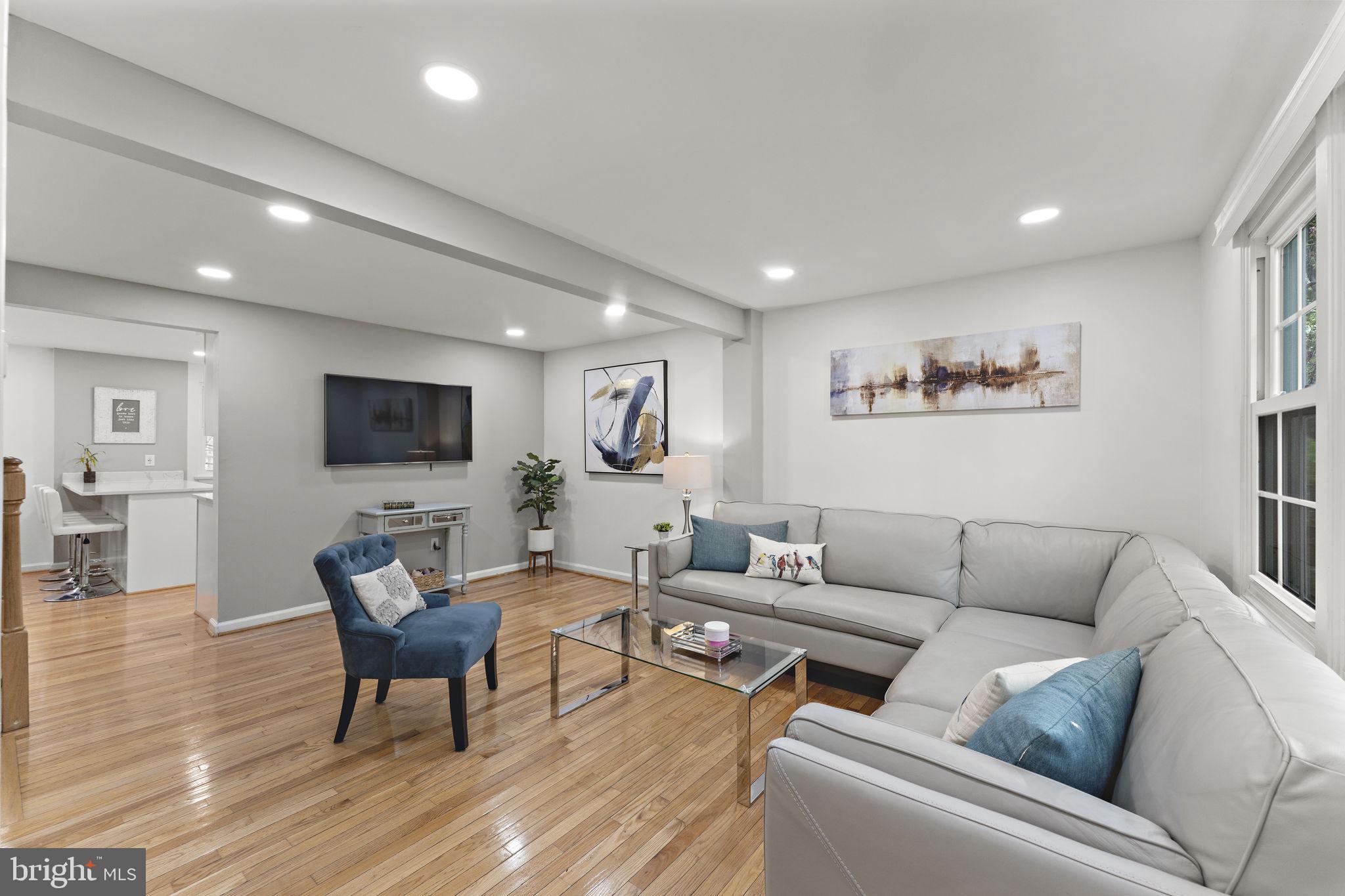 WHITNEY PARK - Residential