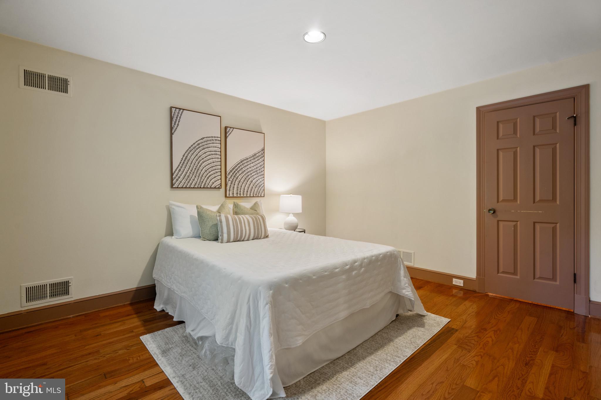 NORBECK KNOLLS - Residential