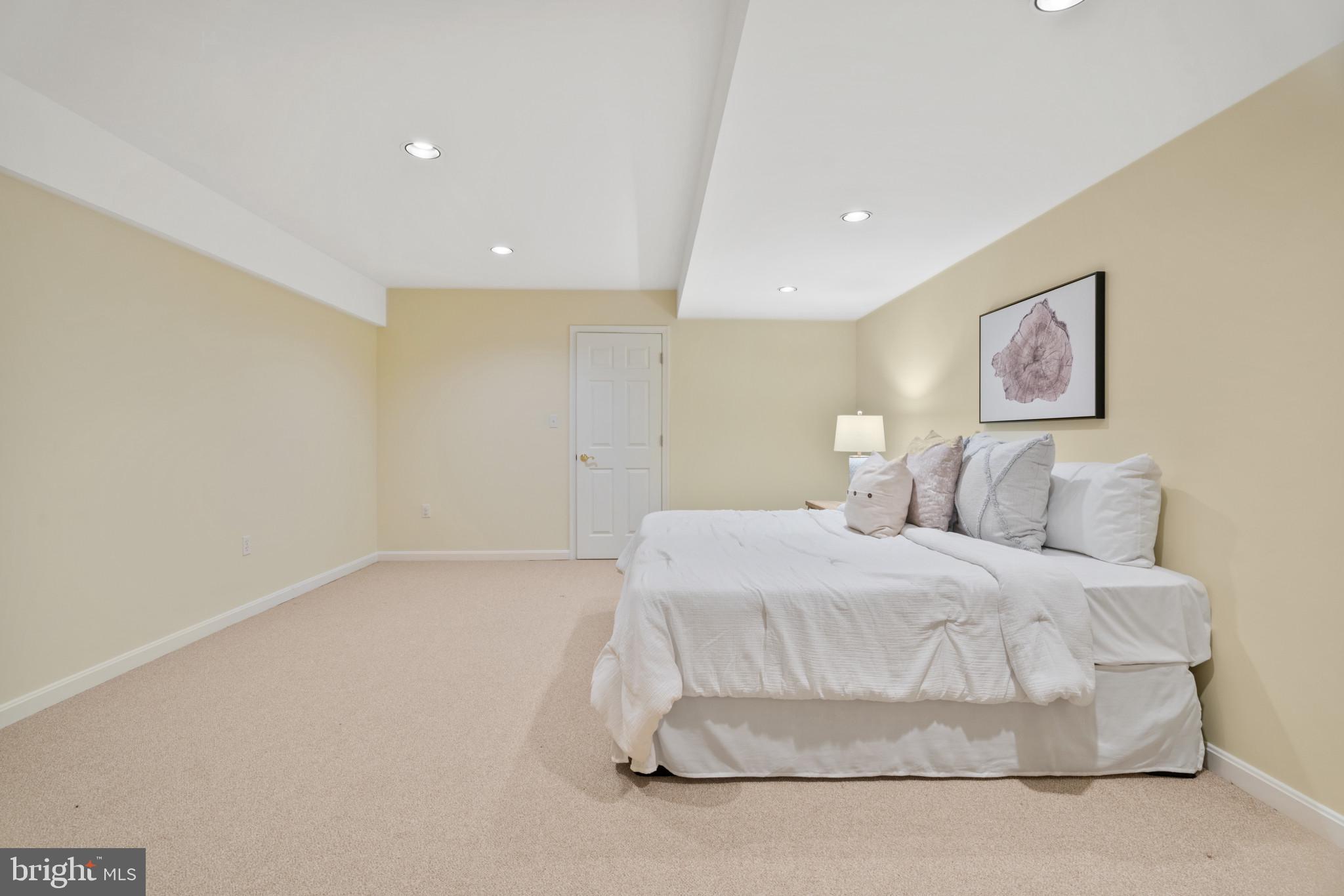 NORBECK KNOLLS - Residential