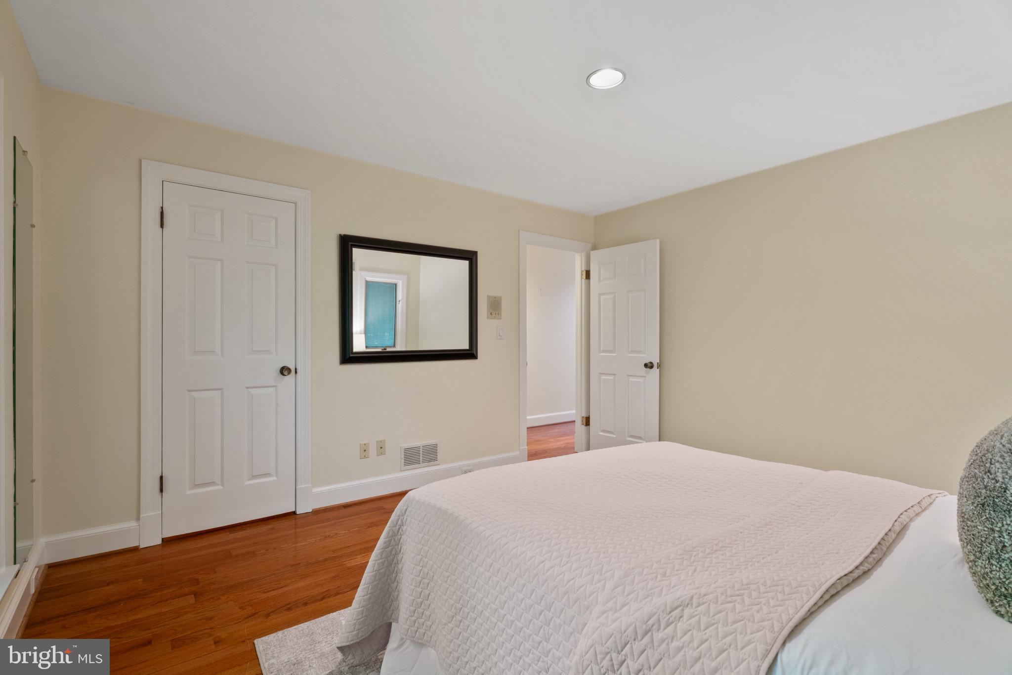 NORBECK KNOLLS - Residential