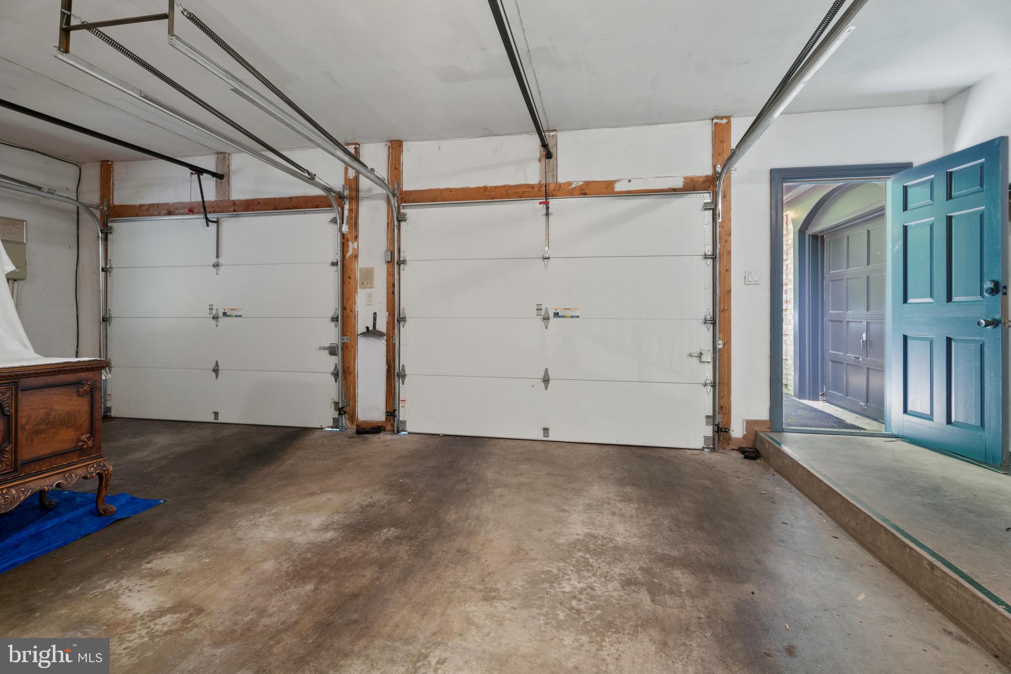 NORBECK KNOLLS - Residential