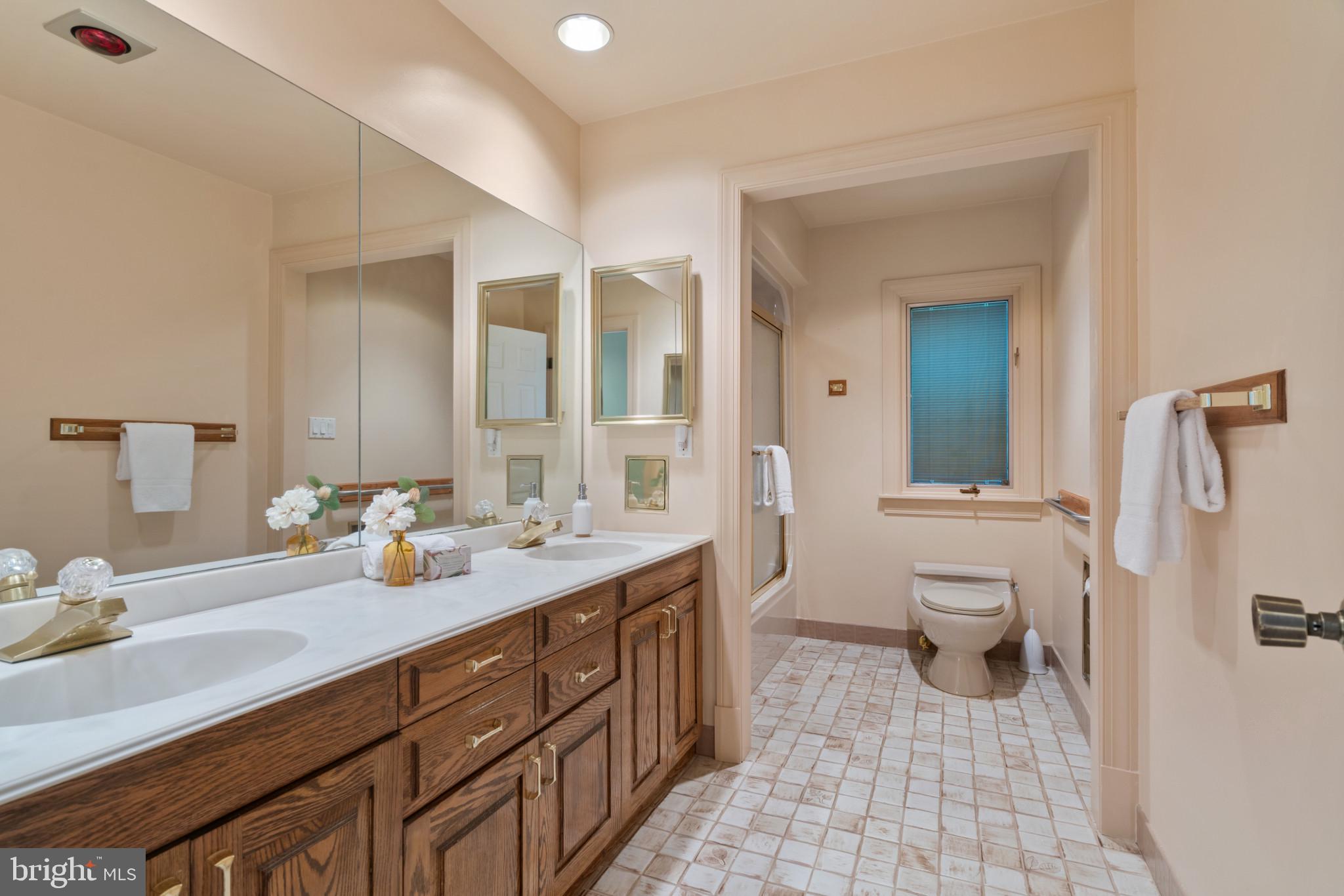 NORBECK KNOLLS - Residential