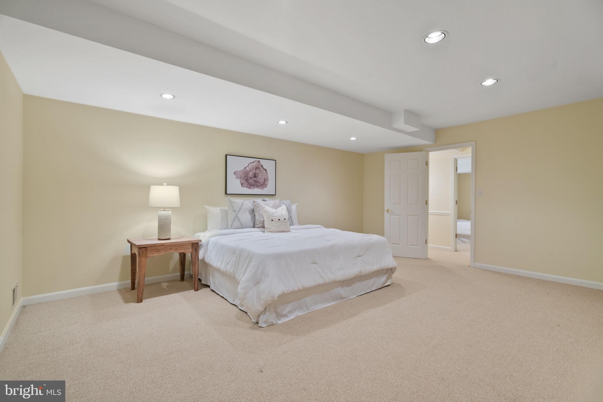 NORBECK KNOLLS - Residential