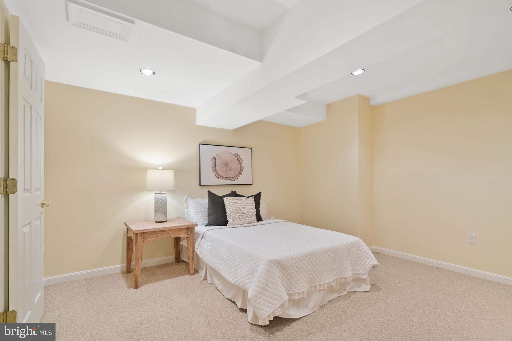 NORBECK KNOLLS - Residential