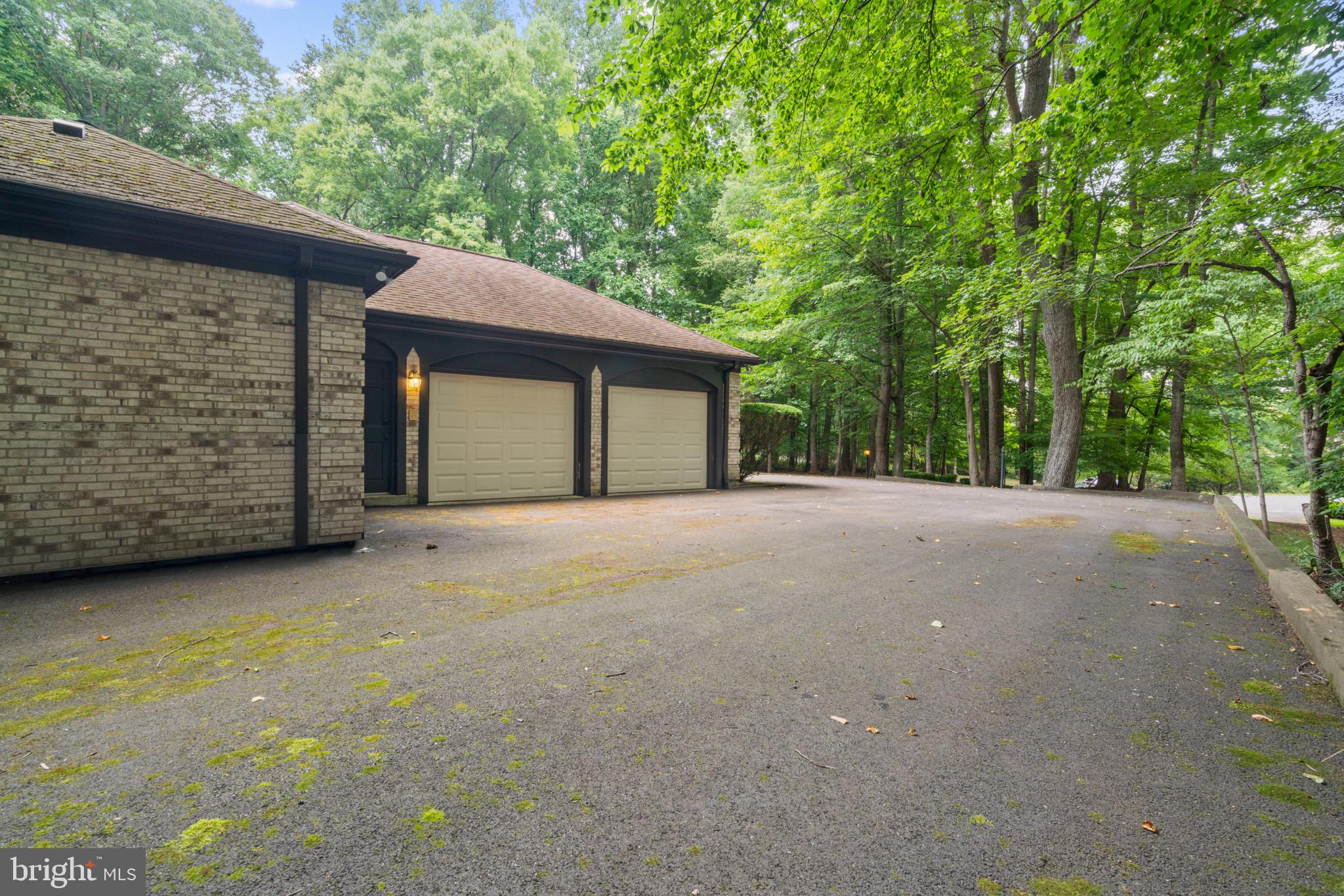 NORBECK KNOLLS - Residential