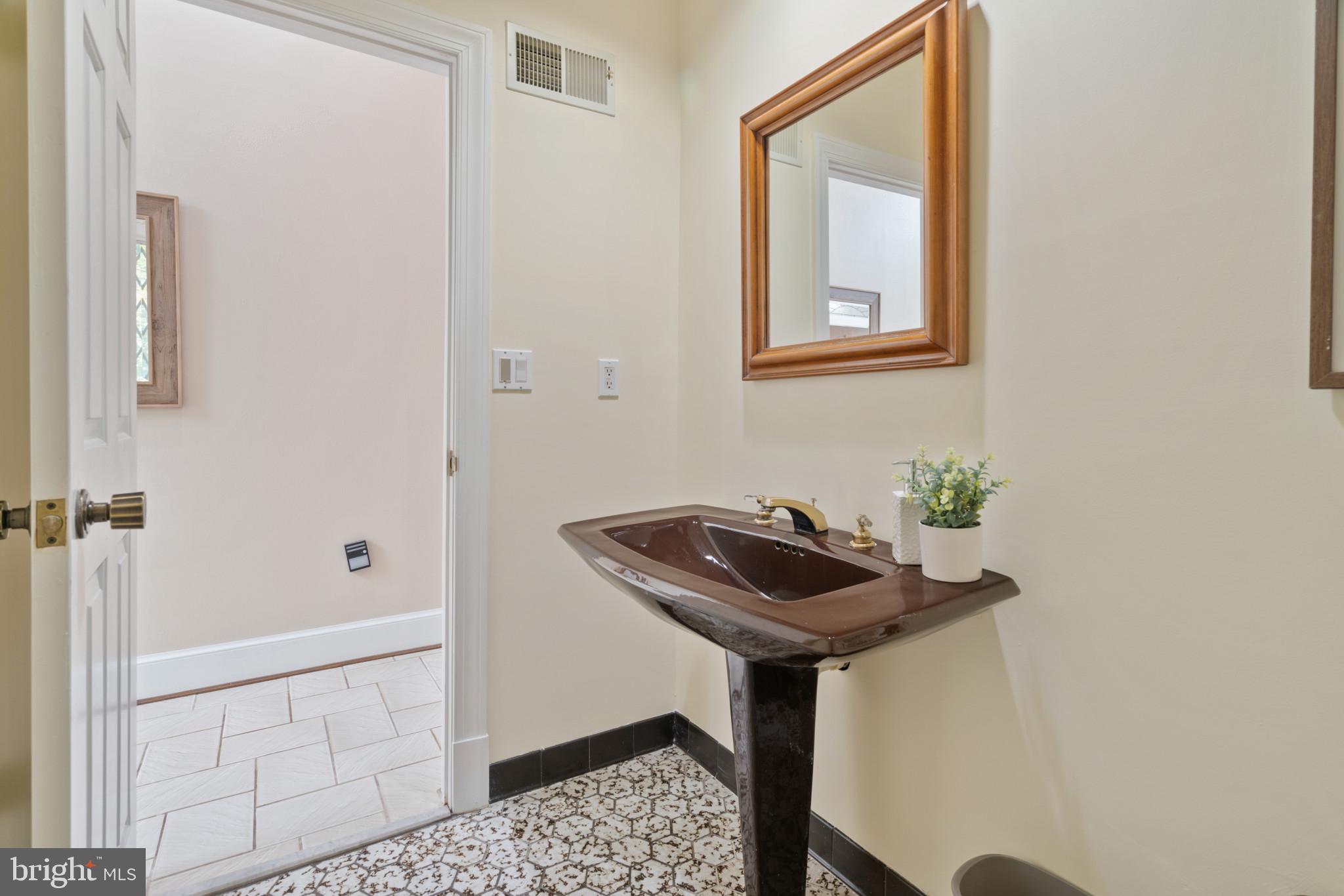 NORBECK KNOLLS - Residential