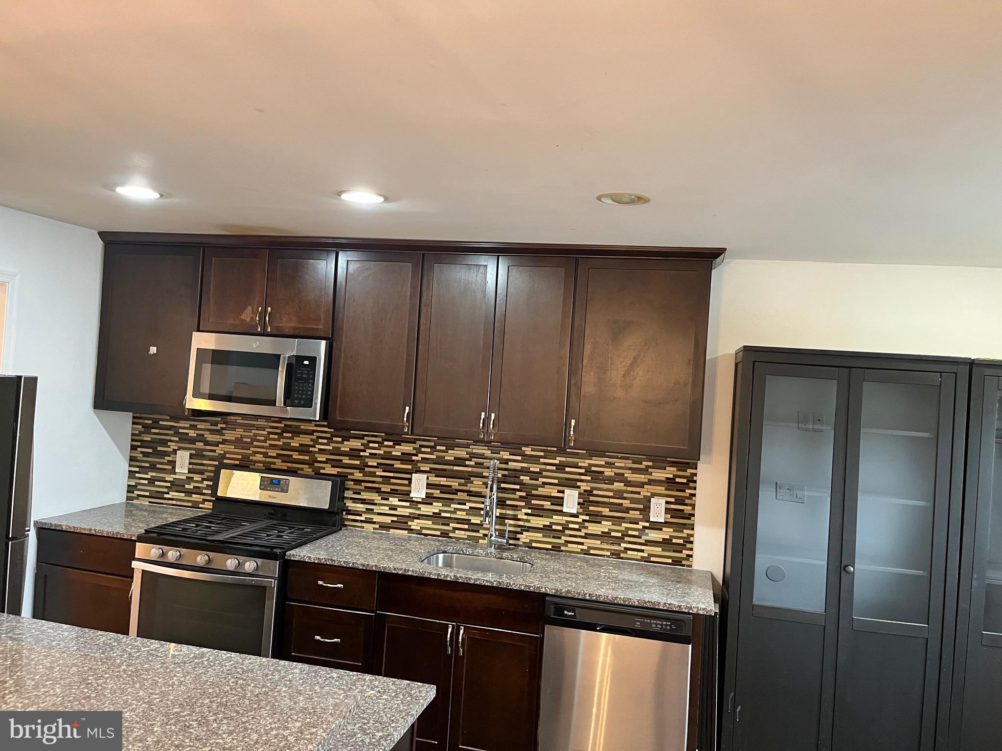 IMPERIAL GARDENS - Residential