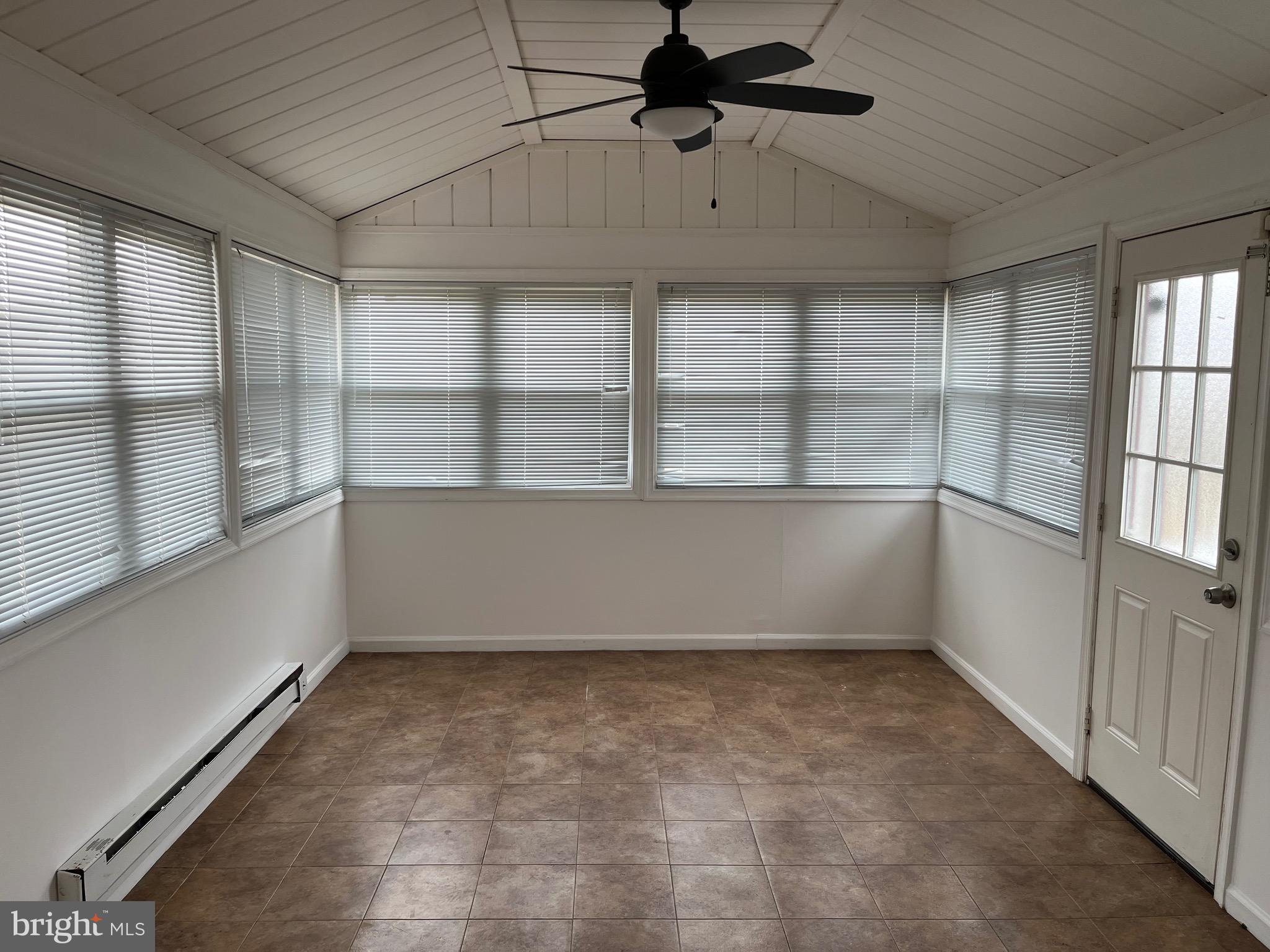 IMPERIAL GARDENS - Residential