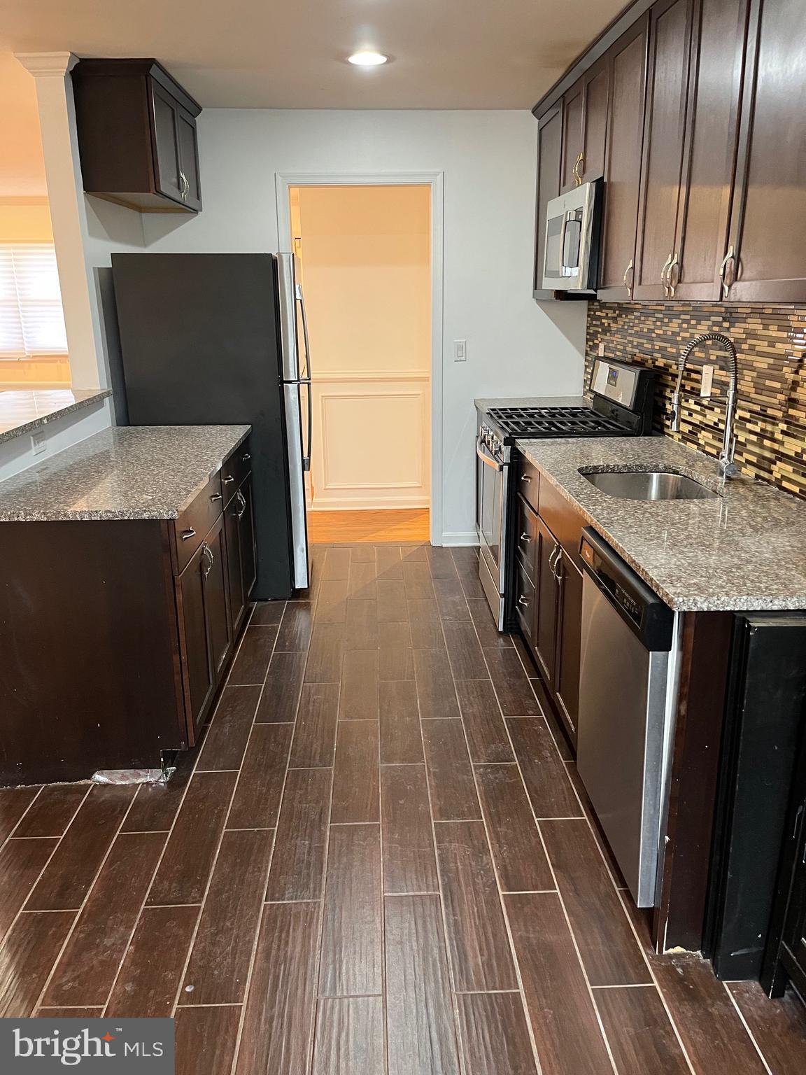 IMPERIAL GARDENS - Residential