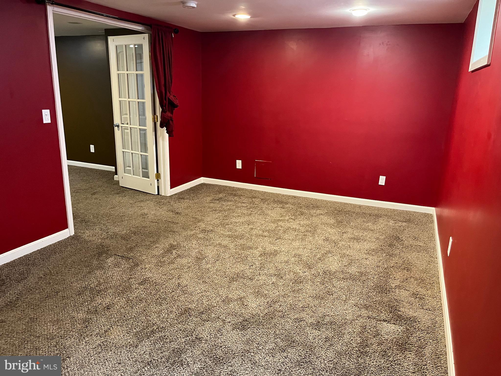 IMPERIAL GARDENS - Residential