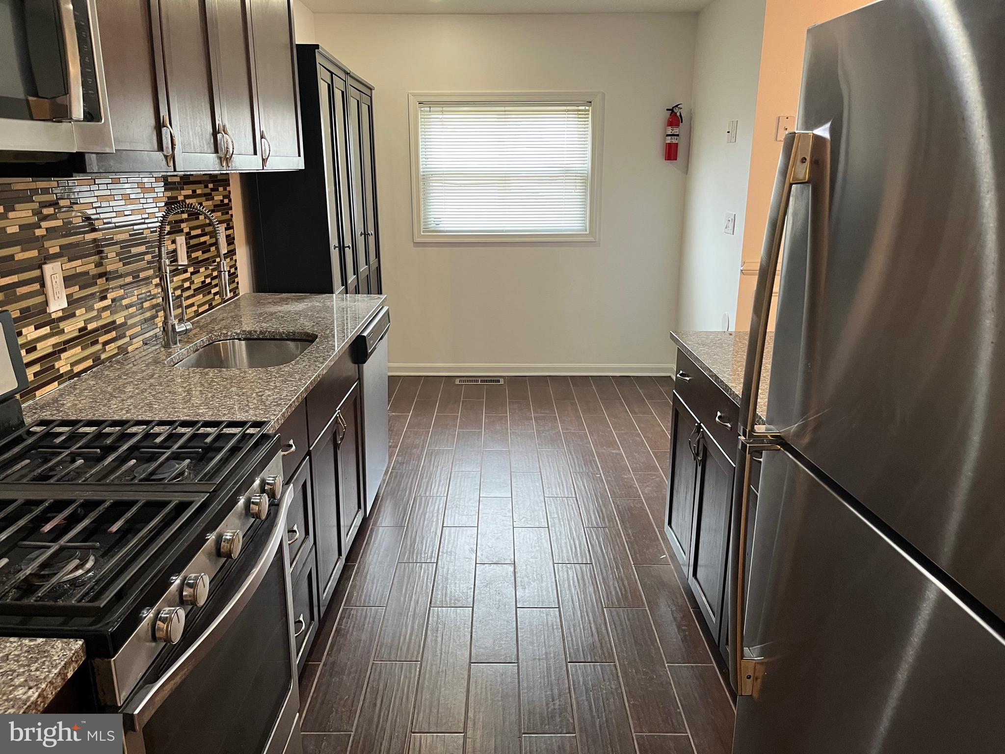 IMPERIAL GARDENS - Residential