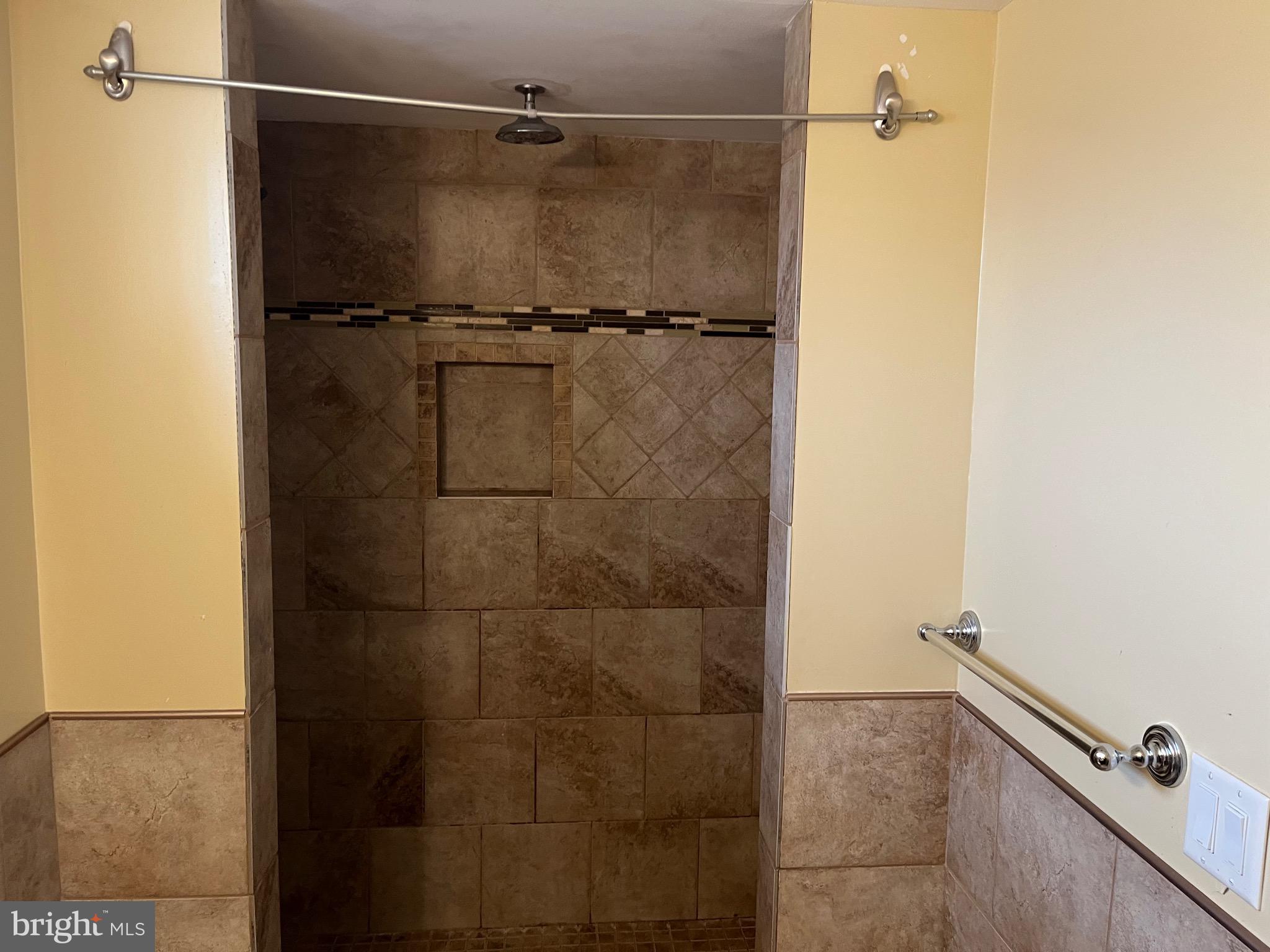 IMPERIAL GARDENS - Residential