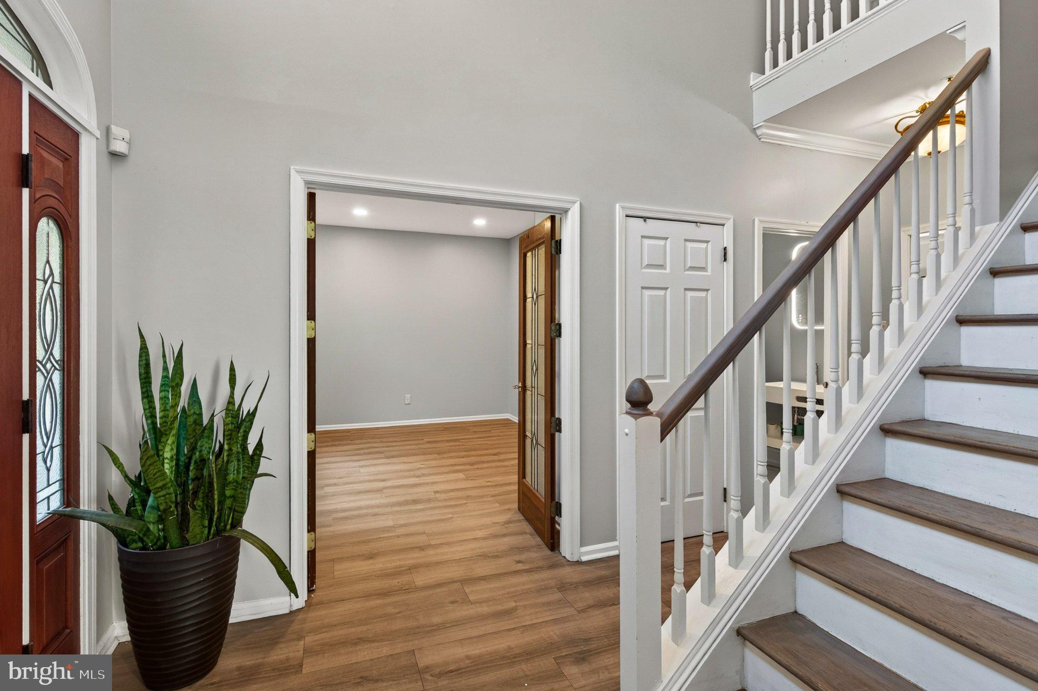 810 THICKET COURT