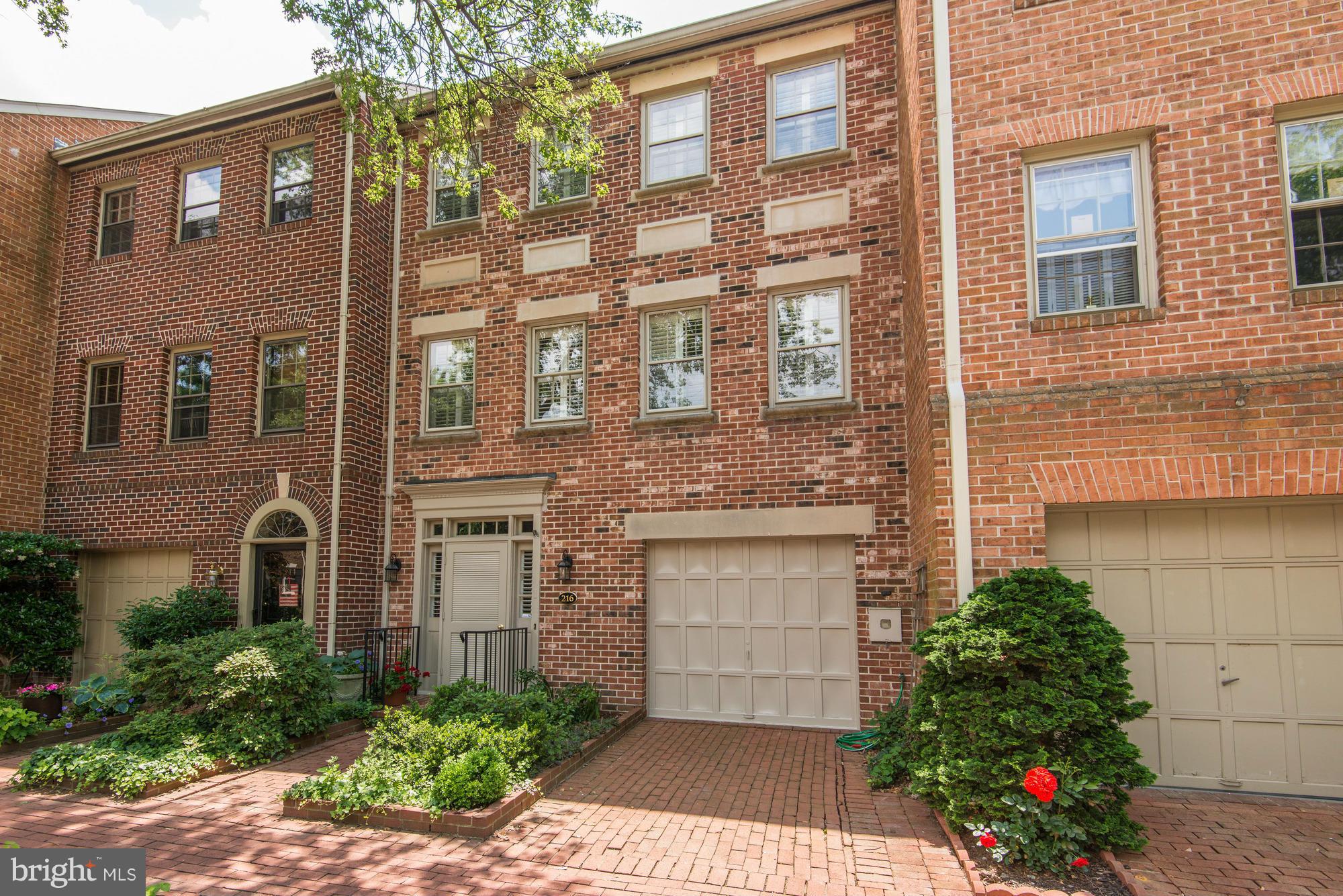 PRINCESS STREET TOWNHOUSES - Residential Lease