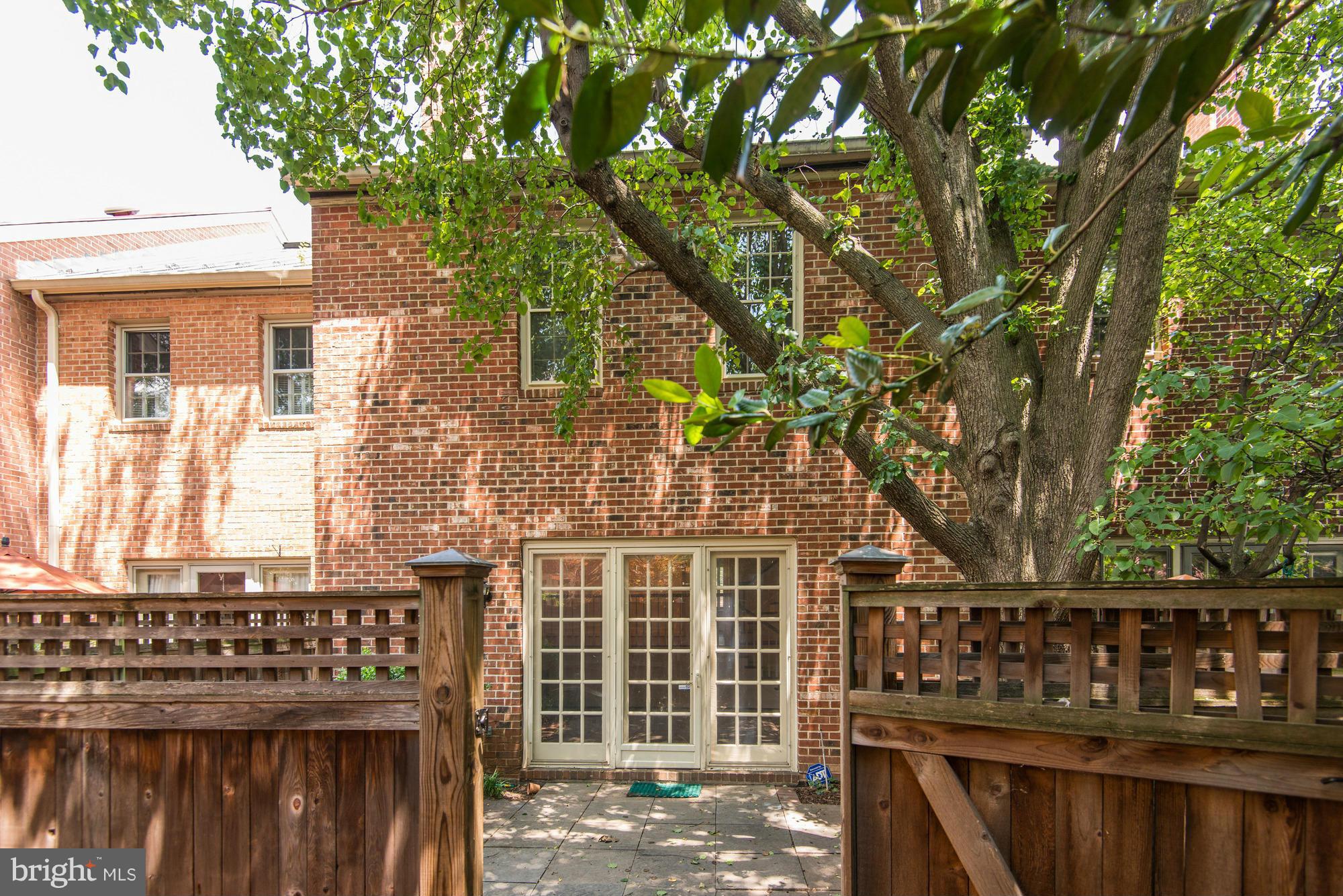 PRINCESS STREET TOWNHOUSES - Residential Lease