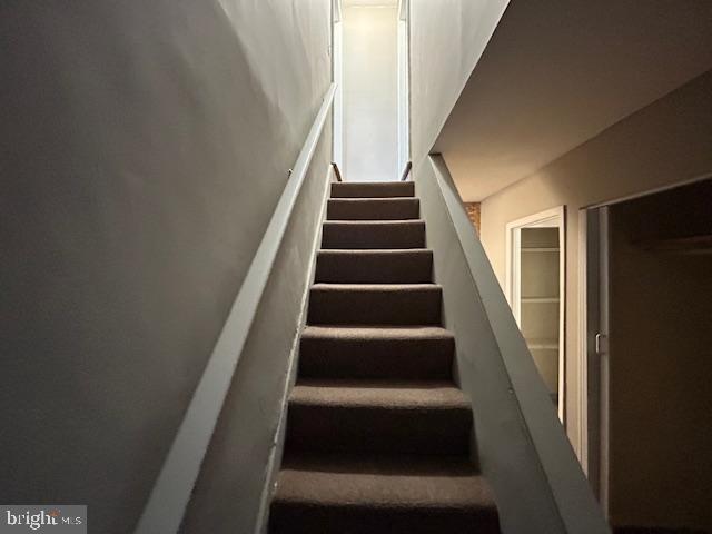 UNION SQUARE - Residential Lease