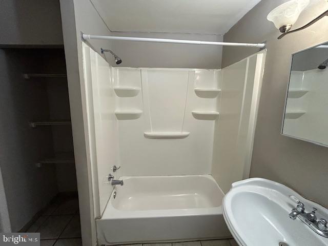 UNION SQUARE - Residential Lease