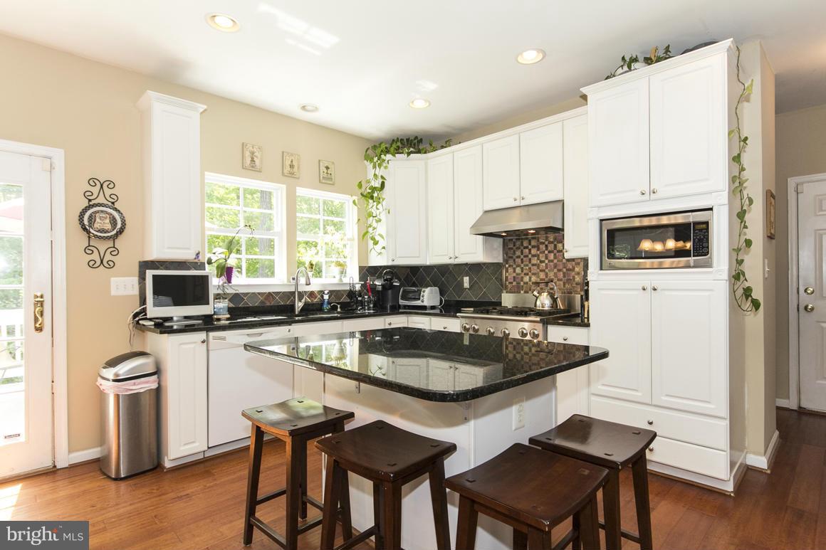 VINEYARD OAK - Residential