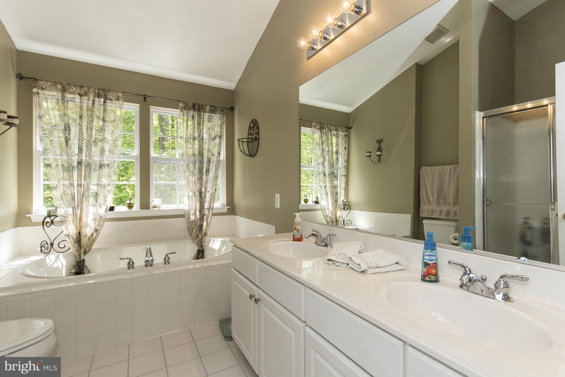 VINEYARD OAK - Residential