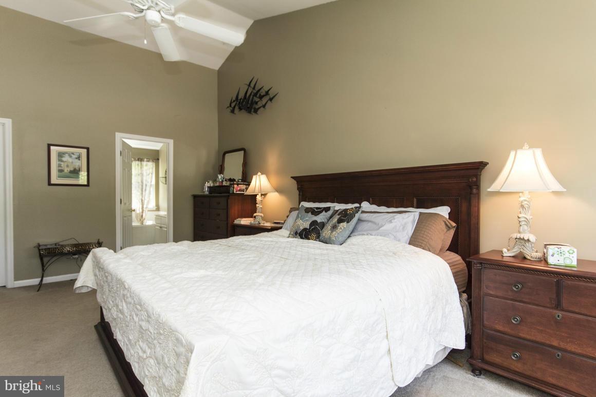 VINEYARD OAK - Residential