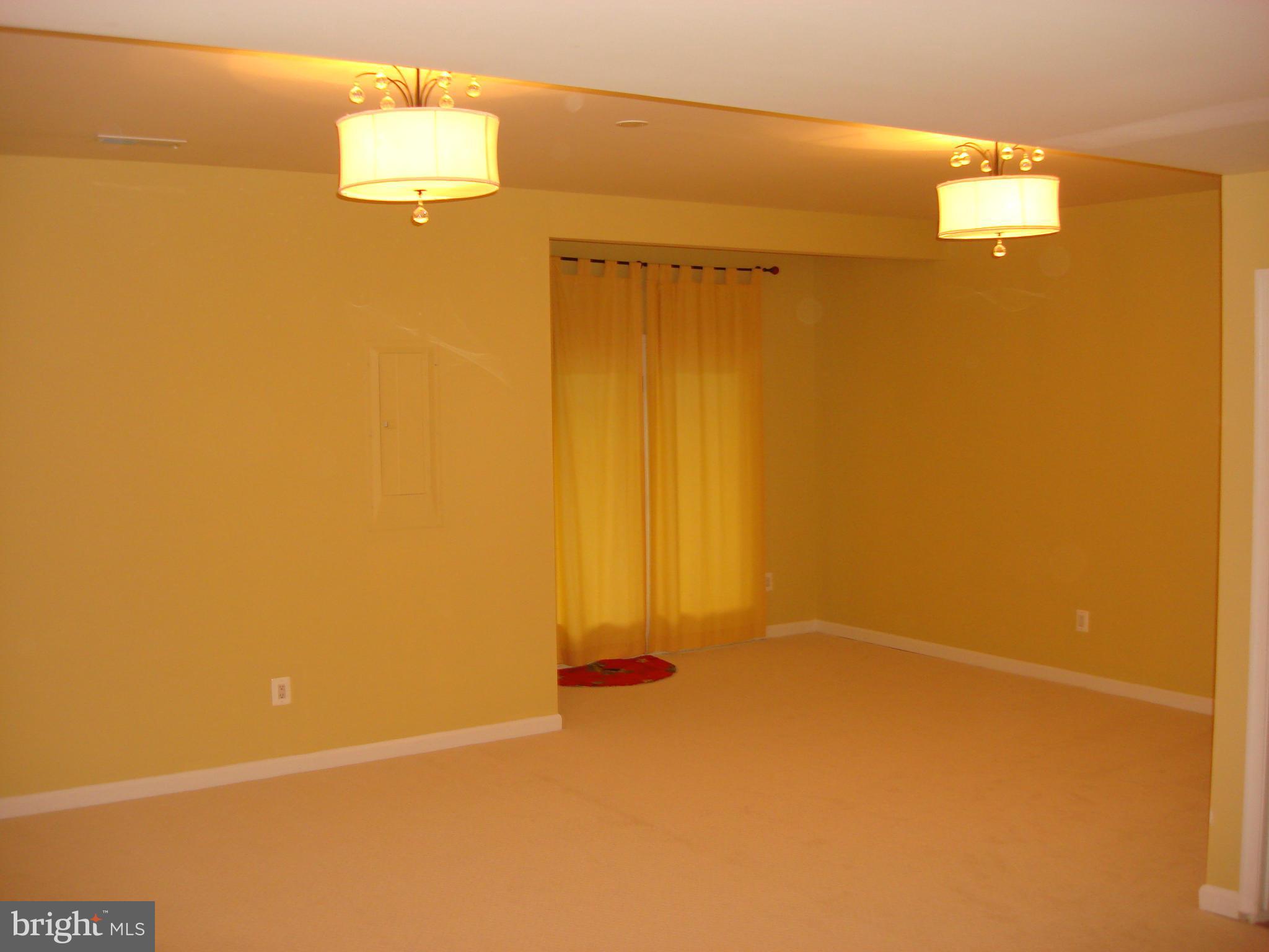 FARMWELL HUNT - Residential Lease