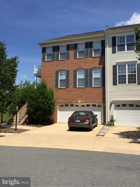 FARMWELL HUNT - Residential Lease