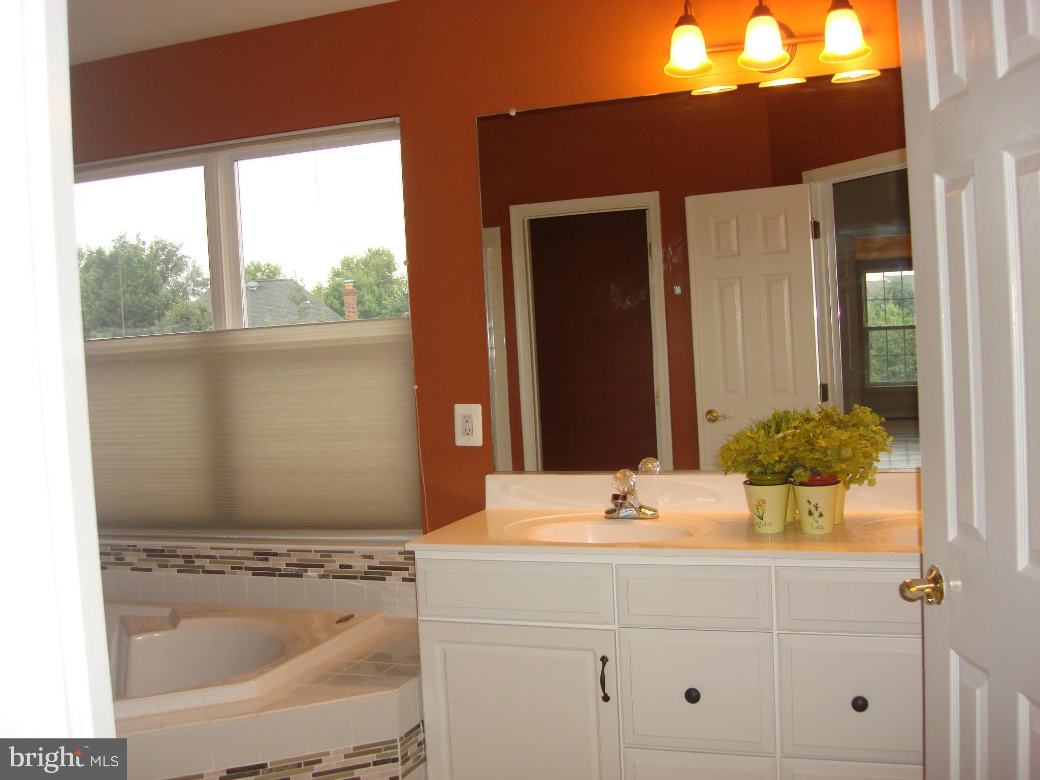 FARMWELL HUNT - Residential Lease