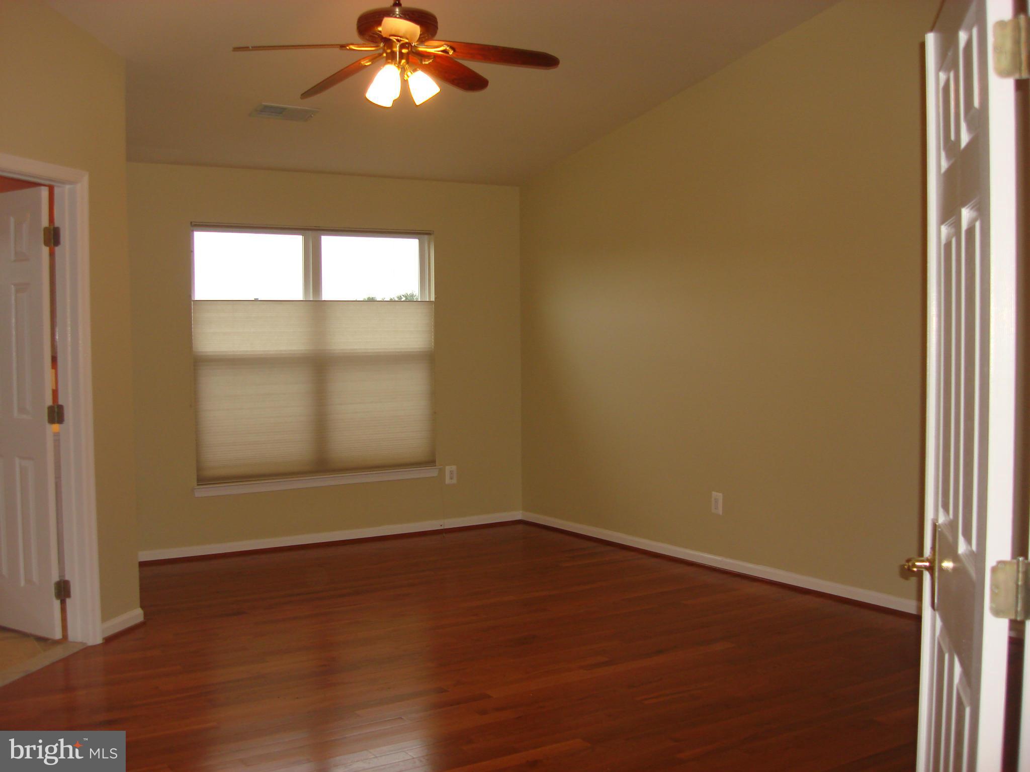 FARMWELL HUNT - Residential Lease