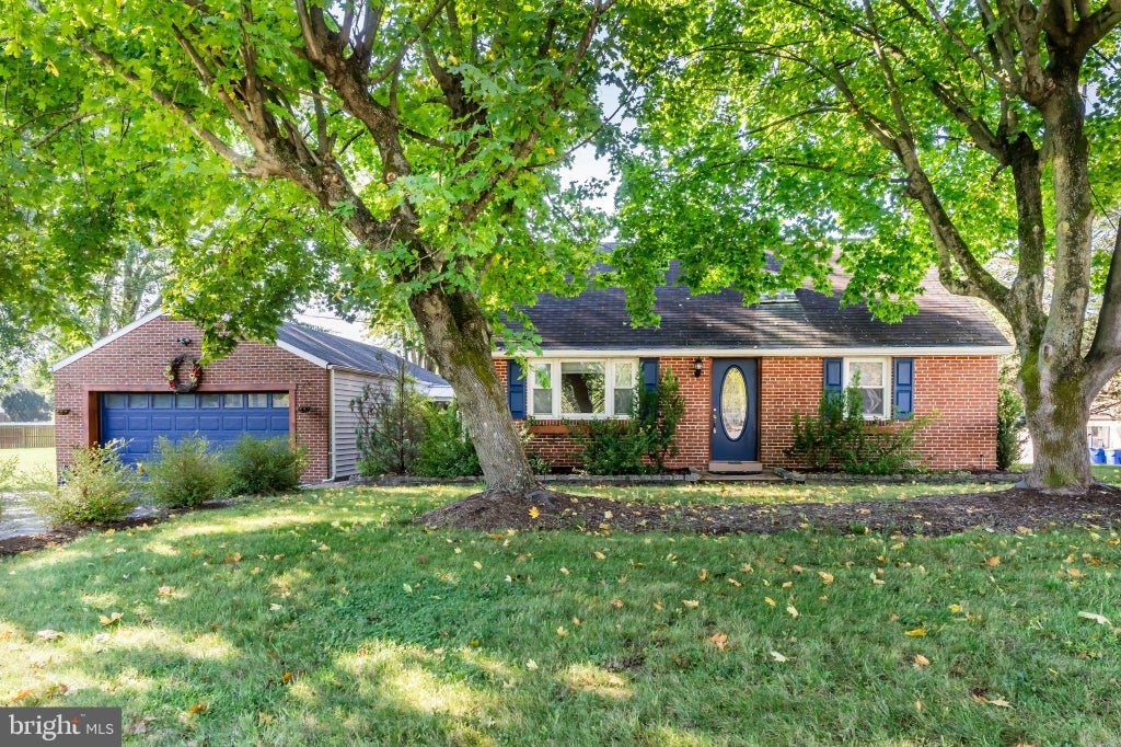 Photo of 31 Sunset Drive, MECHANICSBURG, PA 17050 (MLS # PACB2059132)