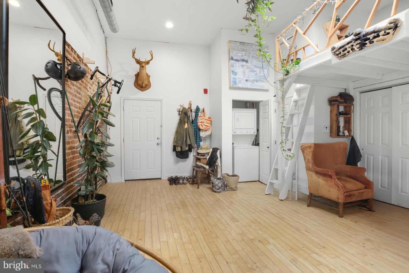 OLDE KENSINGTON - Residential Lease