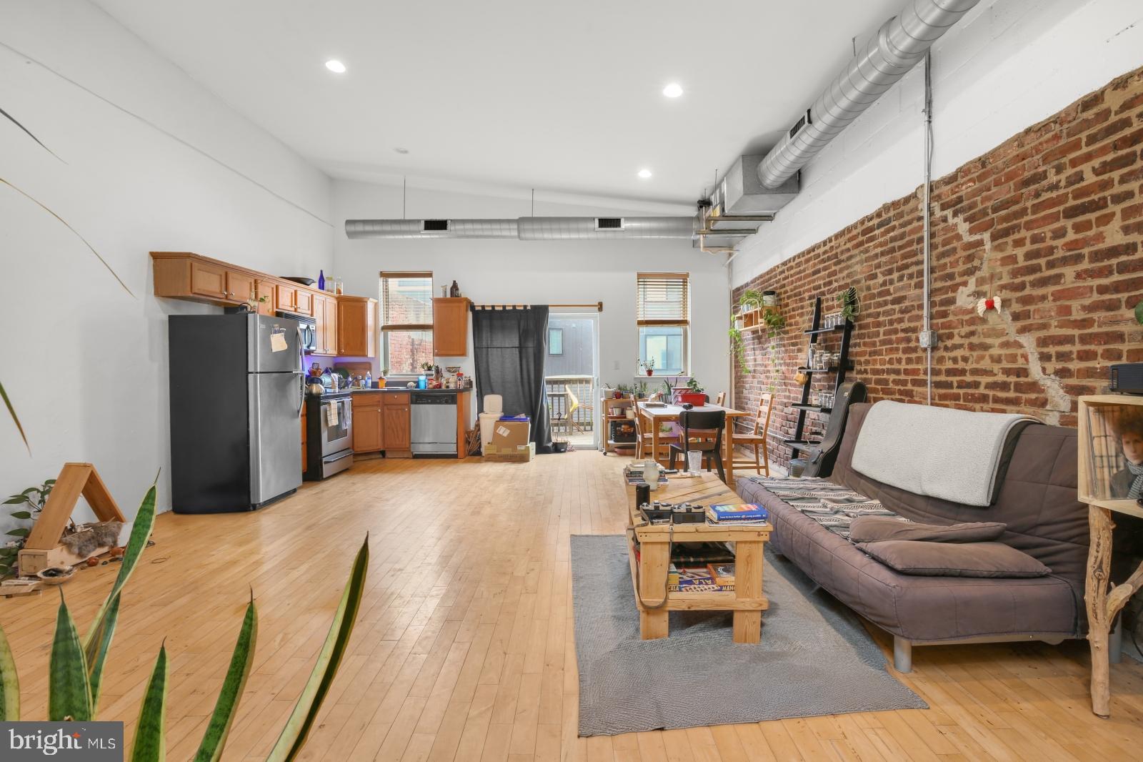 OLDE KENSINGTON - Residential Lease