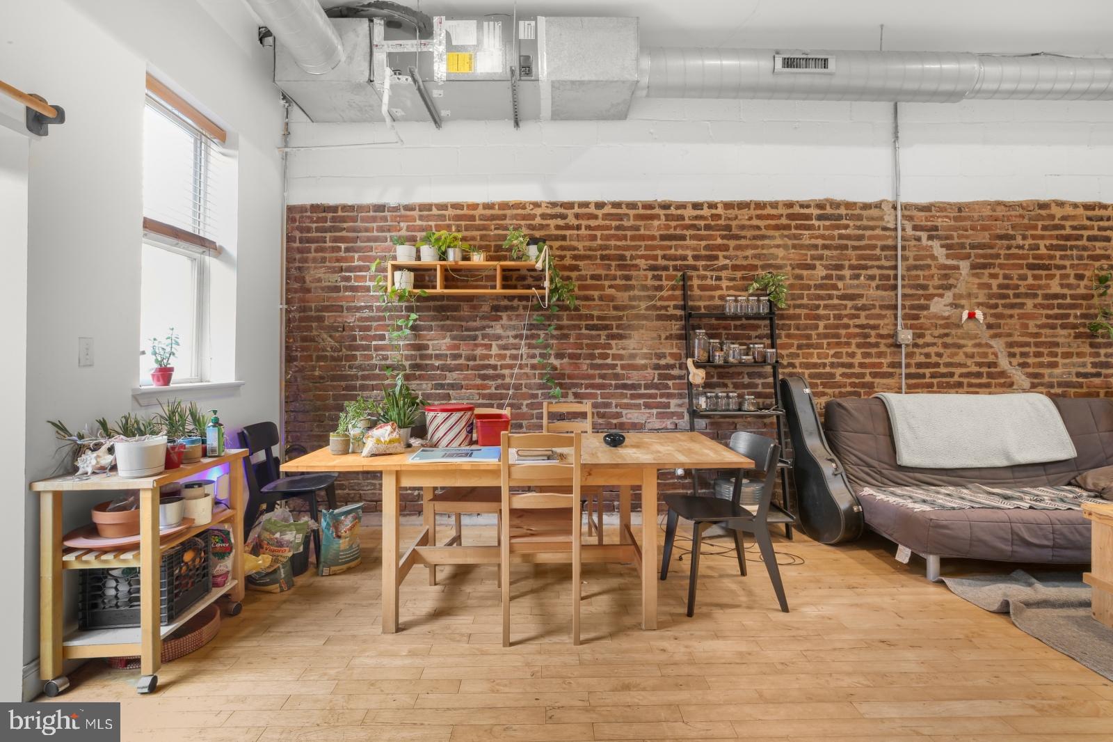 OLDE KENSINGTON - Residential Lease