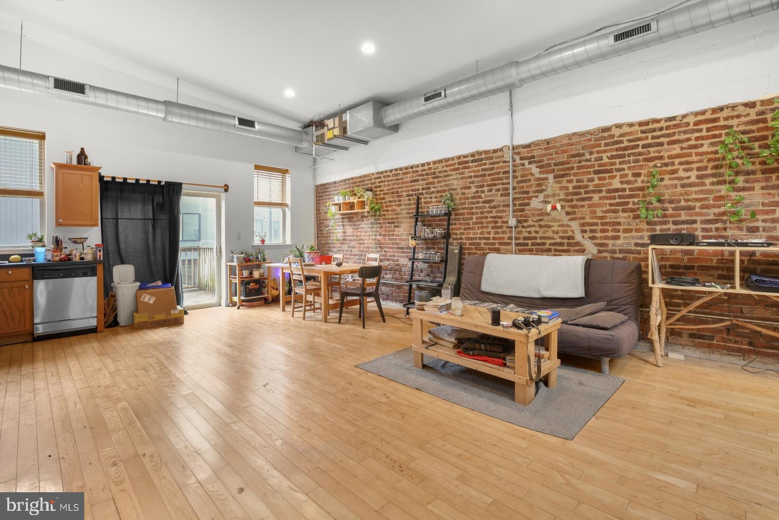 OLDE KENSINGTON - Residential Lease