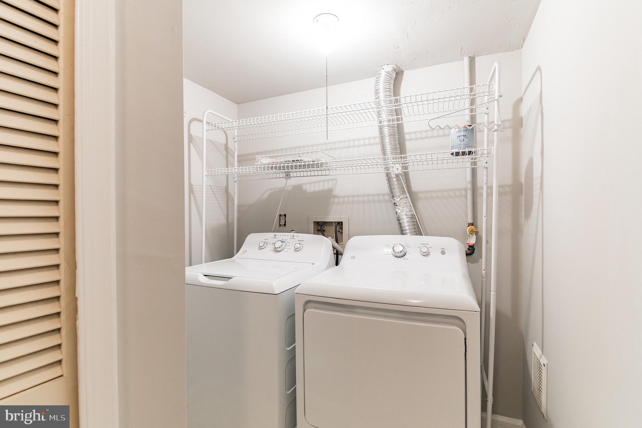 PARK RIDGE - Residential Lease