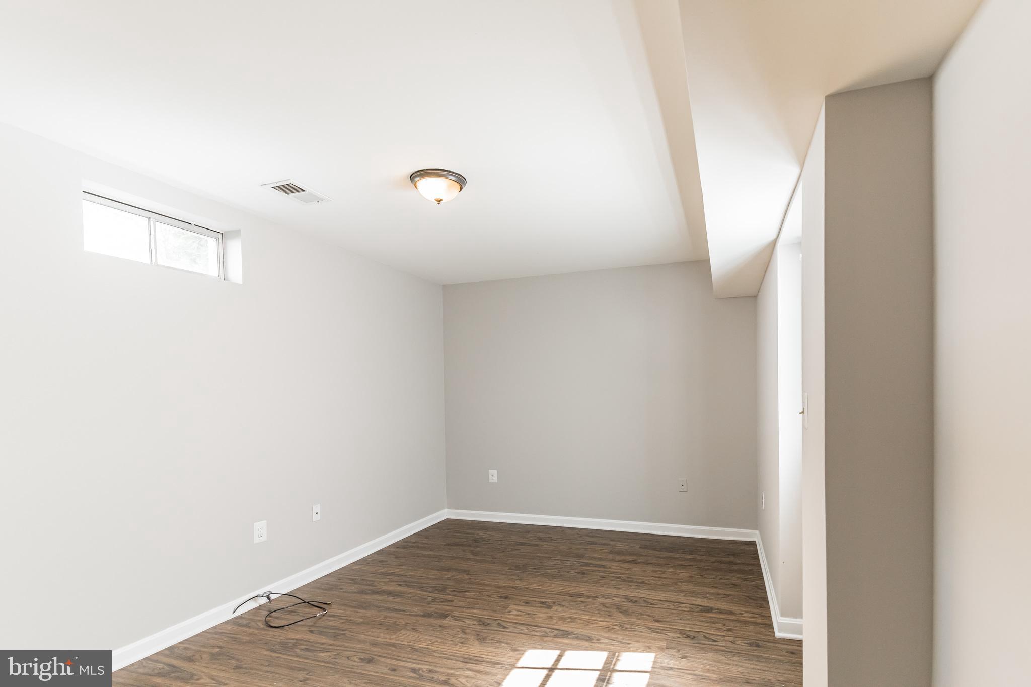 PARK RIDGE - Residential Lease