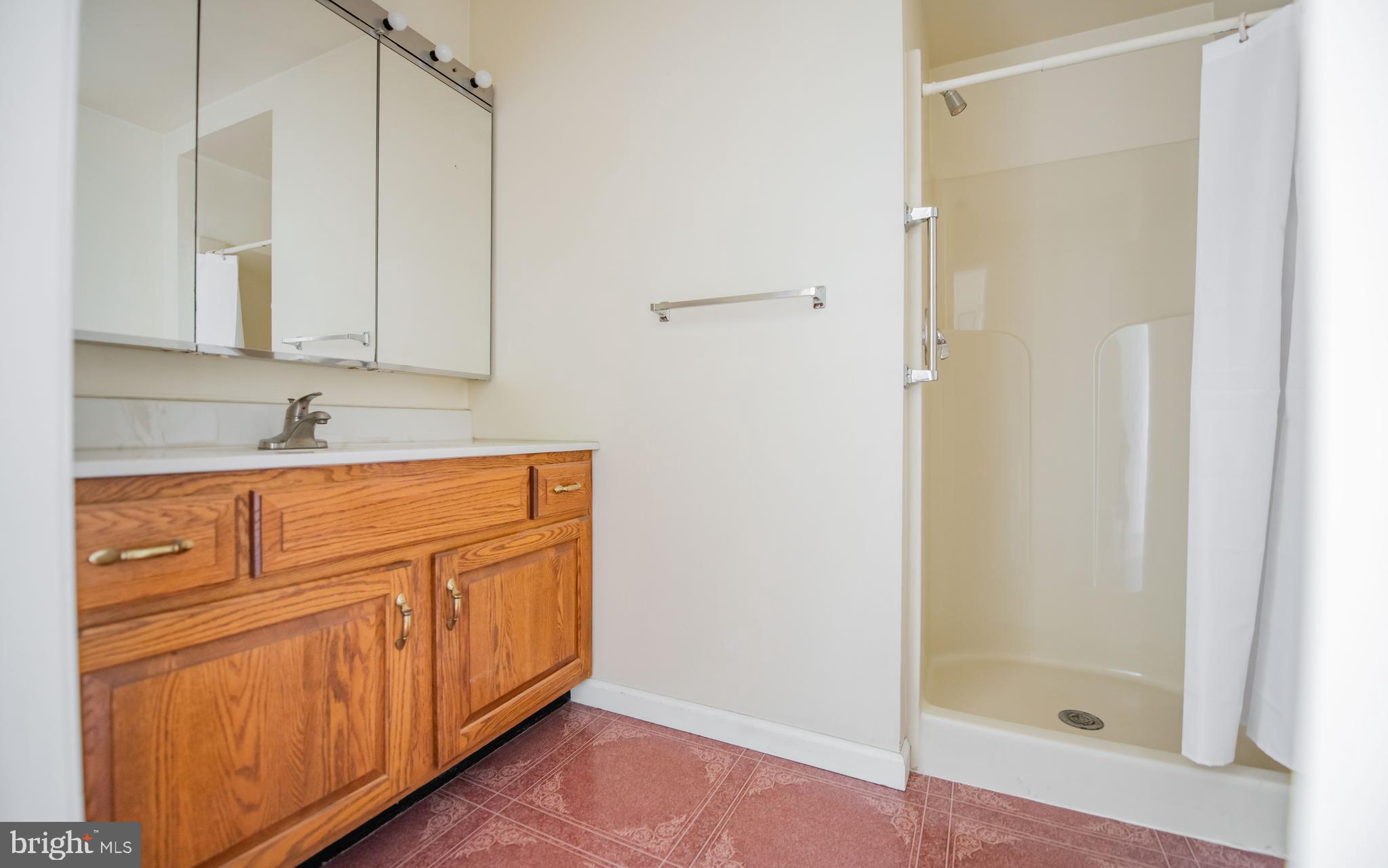 SAGAMORE HILLS - Residential