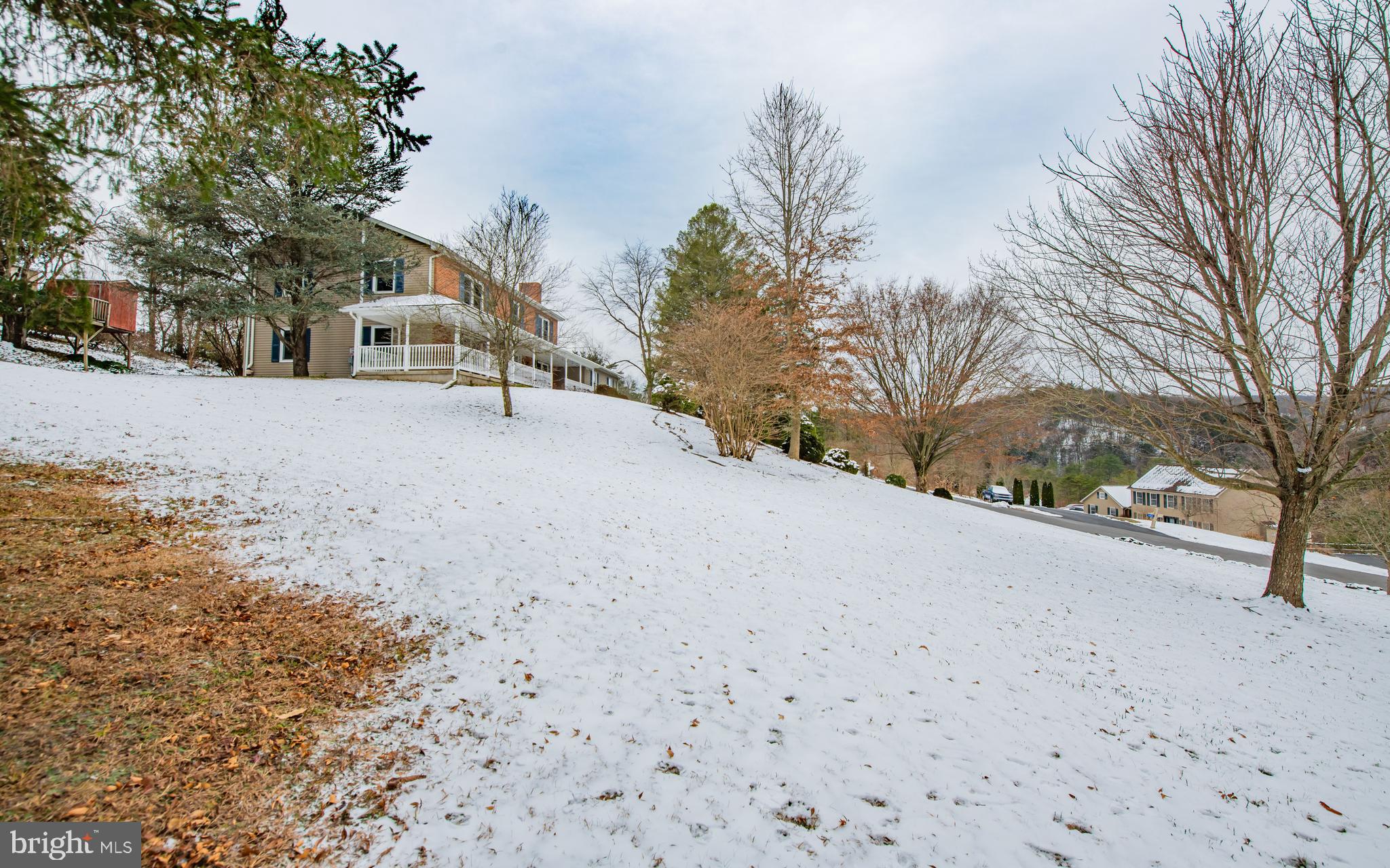 SAGAMORE HILLS - Residential