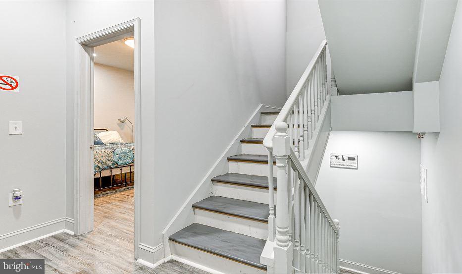 EASTERWOOD - Residential Lease