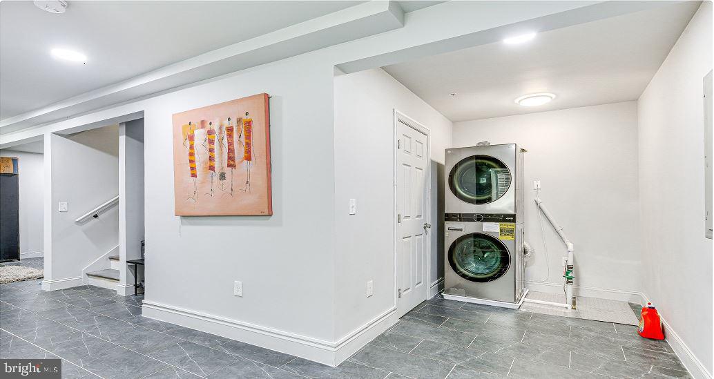 EASTERWOOD - Residential Lease