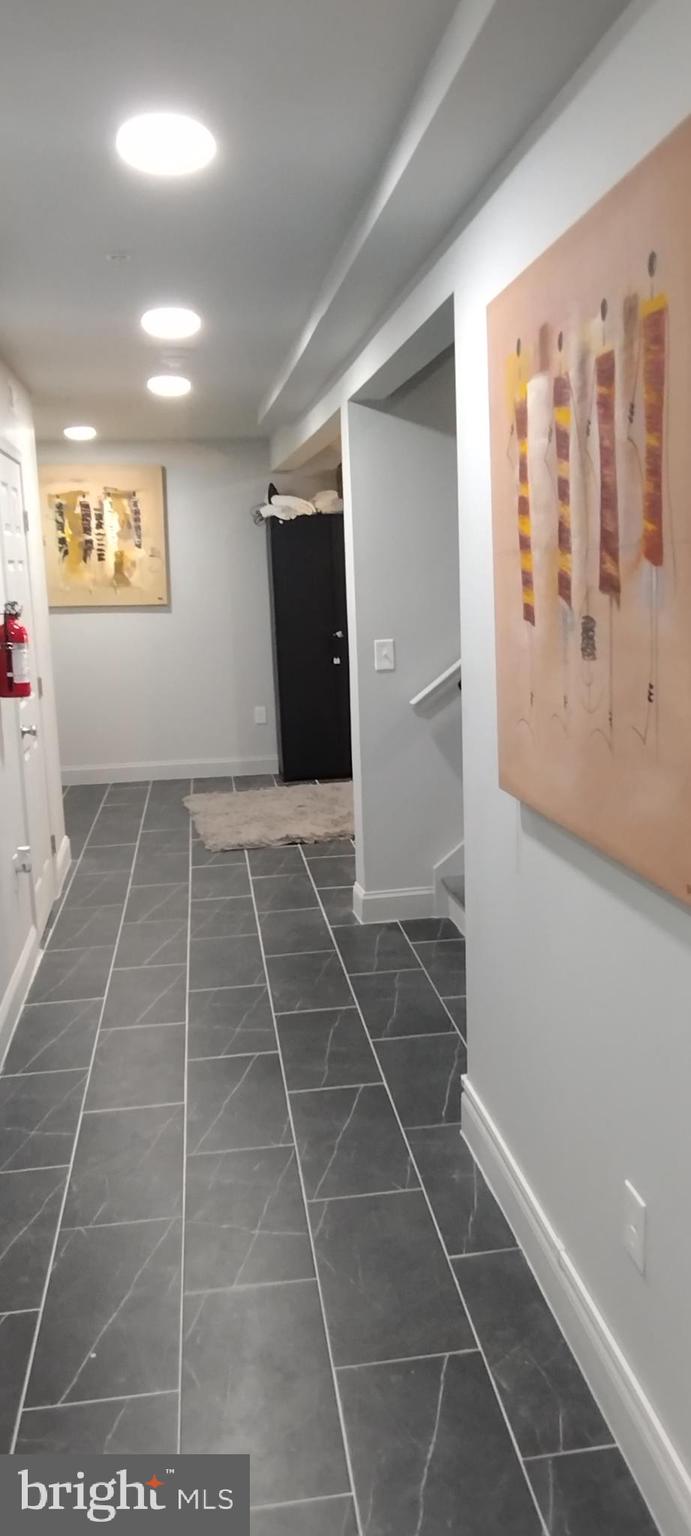 EASTERWOOD - Residential Lease