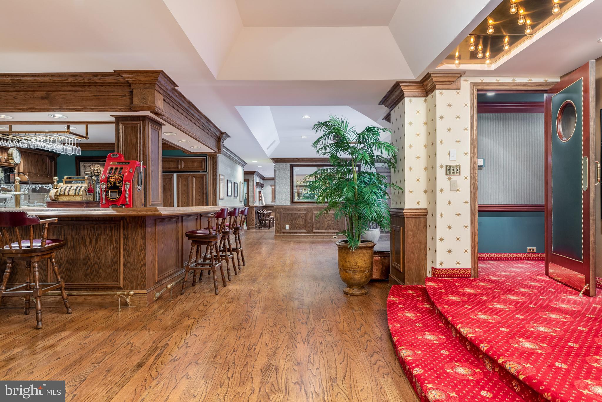 RADNOR HUNT - Residential