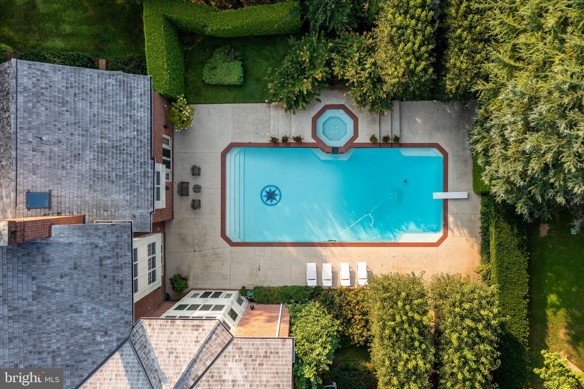 RADNOR HUNT - Residential