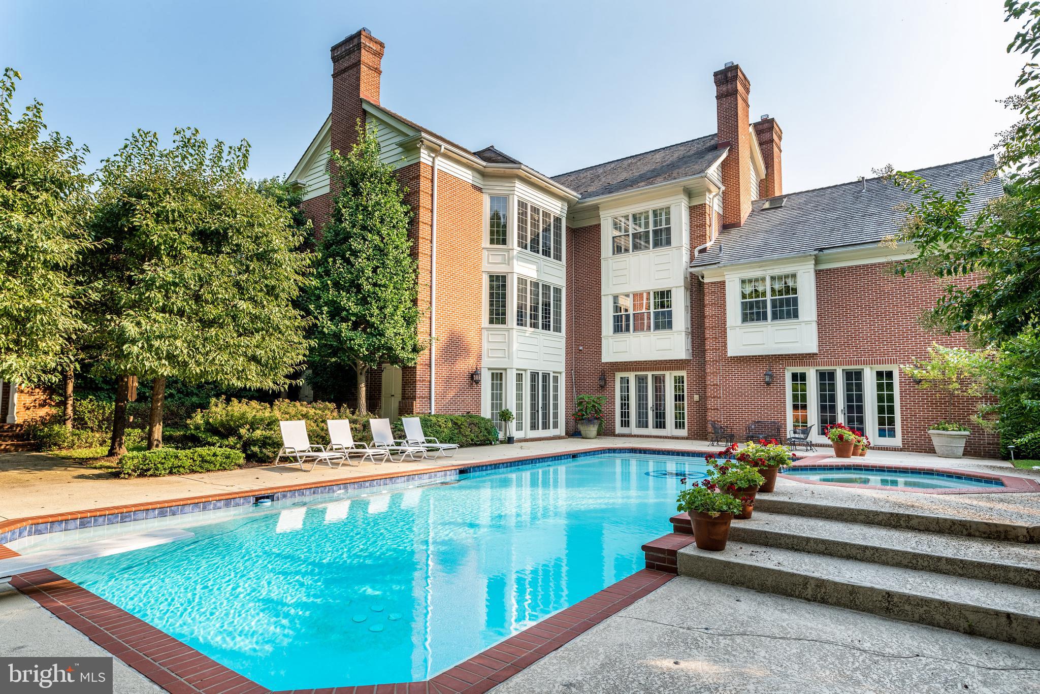 RADNOR HUNT - Residential