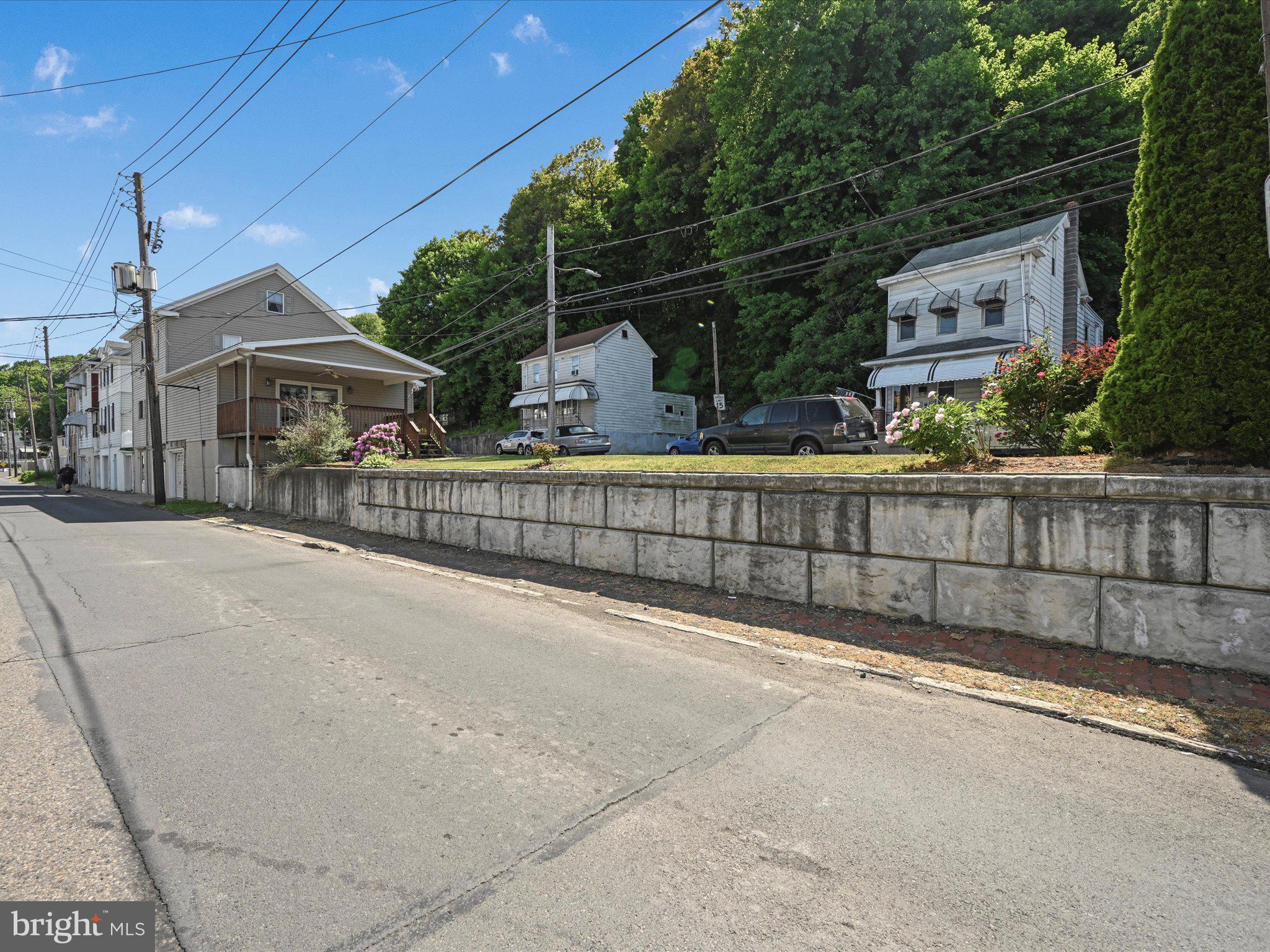 MINERSVILLE - Residential