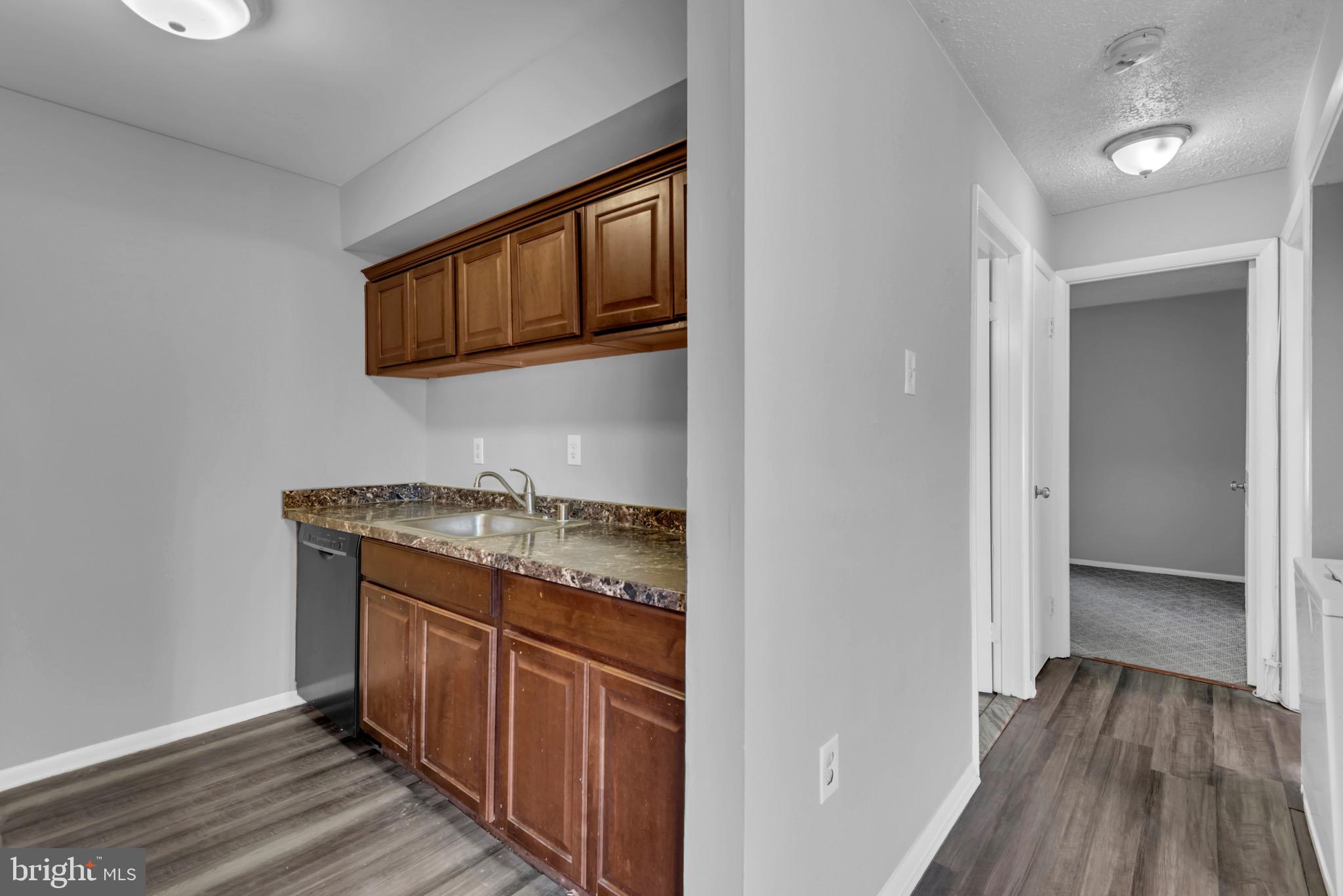 SUN VALLEY CONDOMINIUMS - Residential