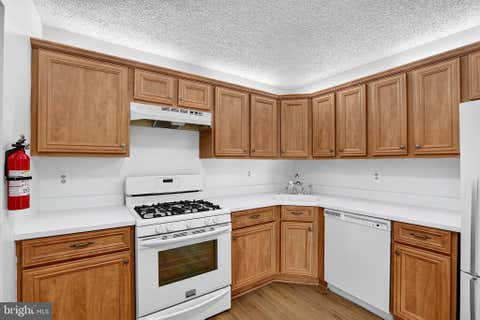 Condo For Rent - 61 Aspen Court<br/> HAMILTON, NJ 08619