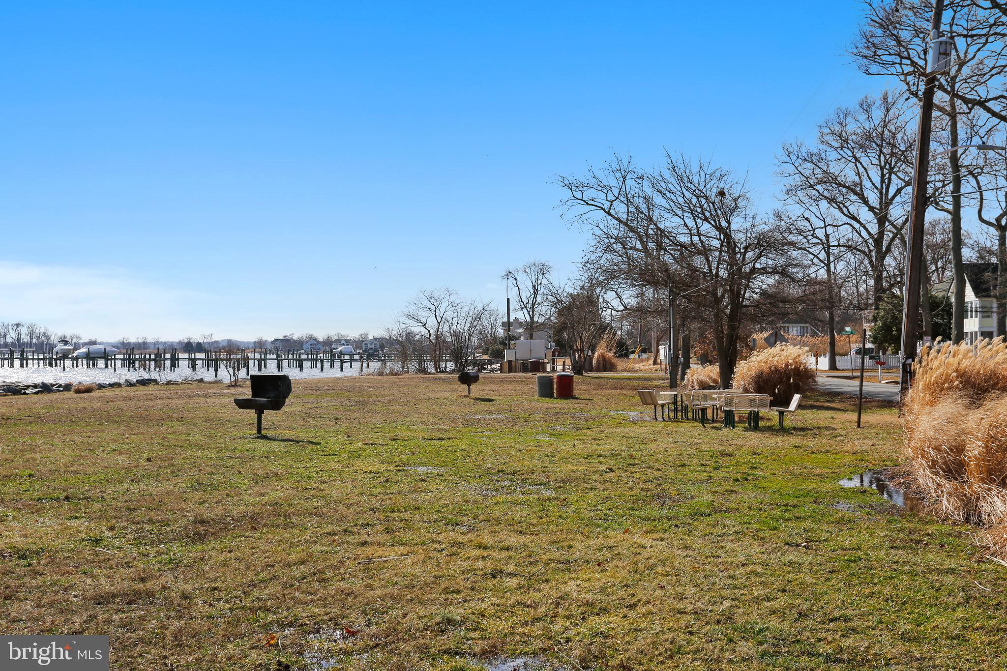 ARUNDEL ON THE BAY - Residential