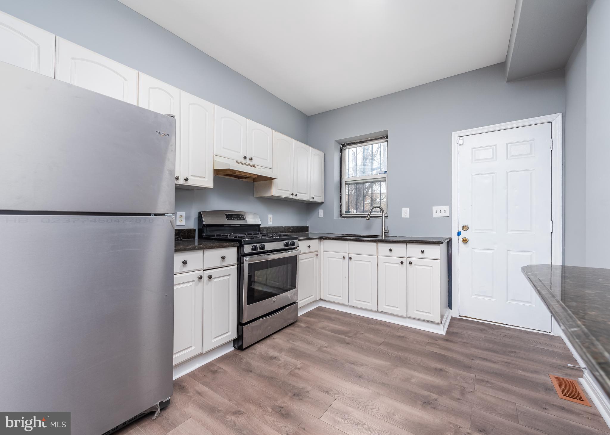 SANDTOWN-WINCHESTER - Residential