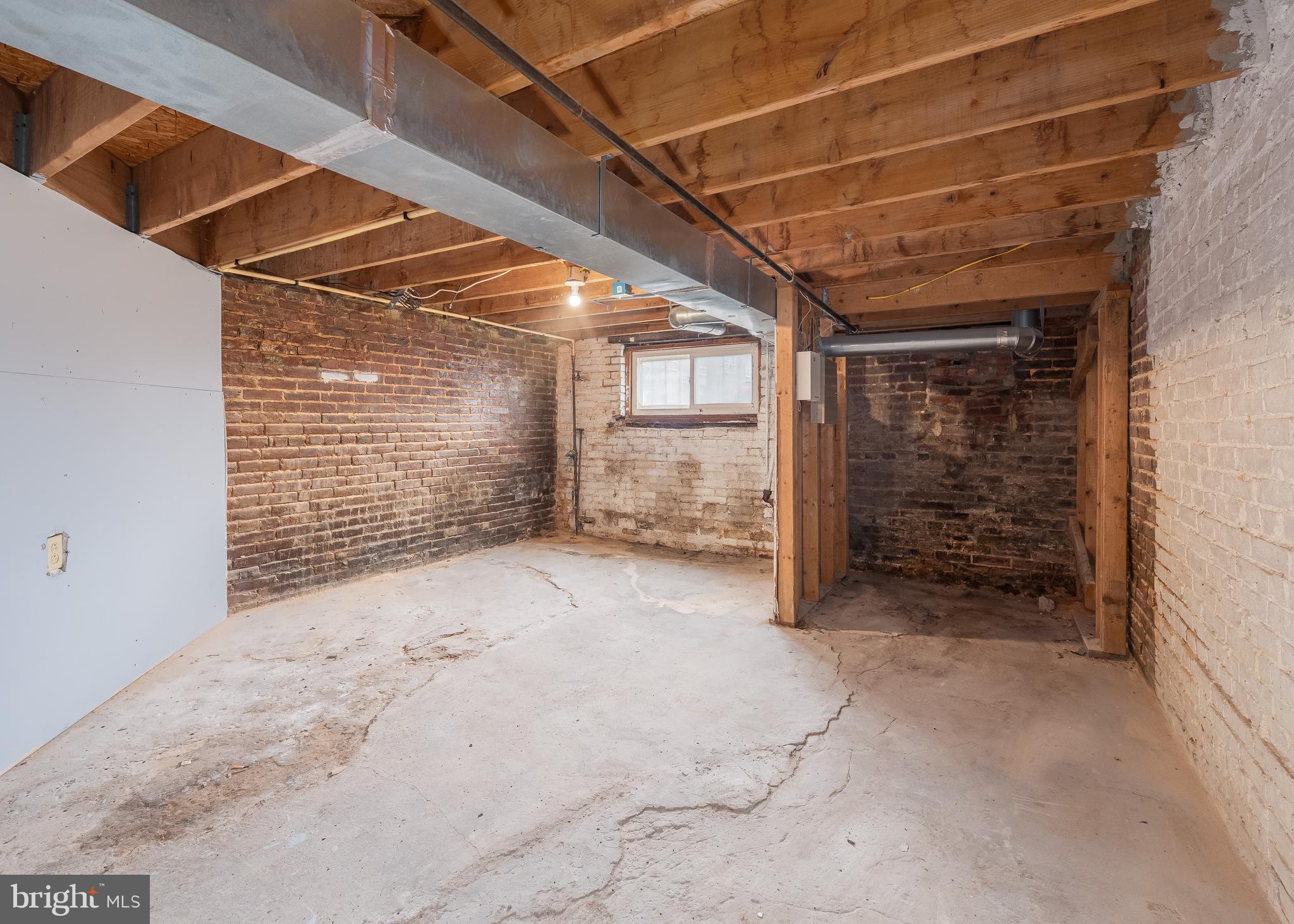 SANDTOWN-WINCHESTER - Residential